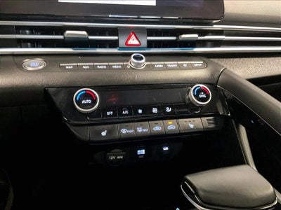 2025 Hyundai ELANTRA Limited IVT