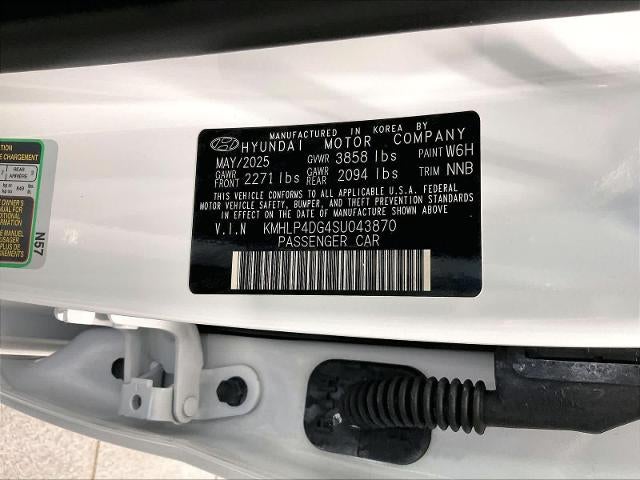 2025 Hyundai ELANTRA Limited IVT