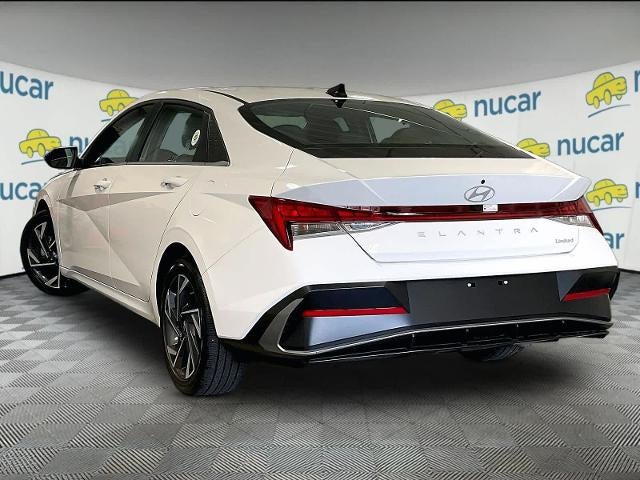 2025 Hyundai ELANTRA Limited IVT