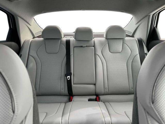 2025 Hyundai ELANTRA Limited IVT