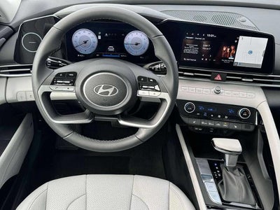 2025 Hyundai ELANTRA Limited IVT