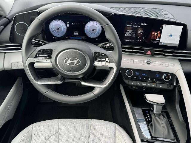 2025 Hyundai ELANTRA Limited IVT