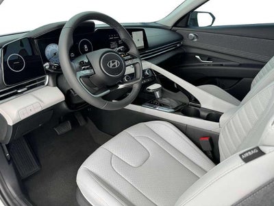 2025 Hyundai ELANTRA Limited IVT