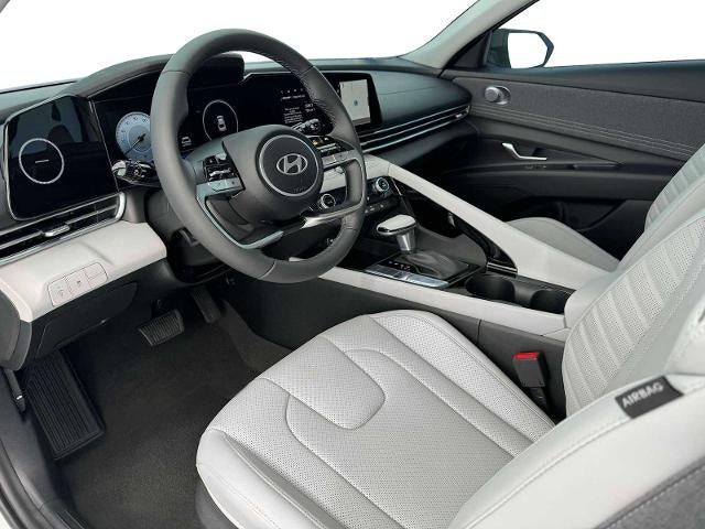 2025 Hyundai ELANTRA Limited IVT