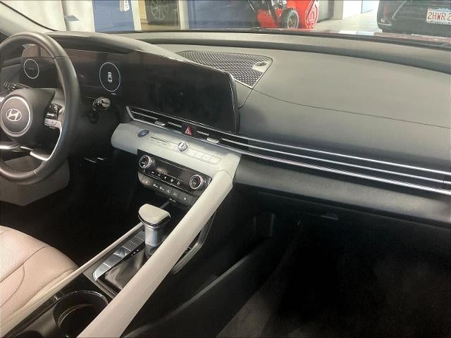 2025 Hyundai ELANTRA Limited IVT