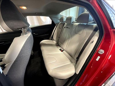 2025 Hyundai ELANTRA Limited IVT
