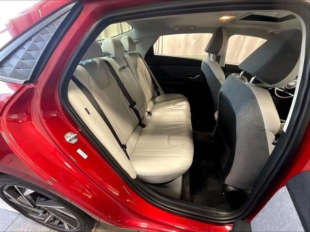 2025 Hyundai ELANTRA Limited IVT