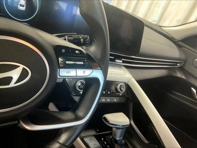 2025 Hyundai ELANTRA Limited IVT