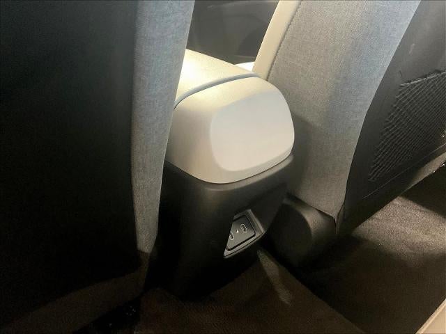 2025 Hyundai ELANTRA Limited IVT