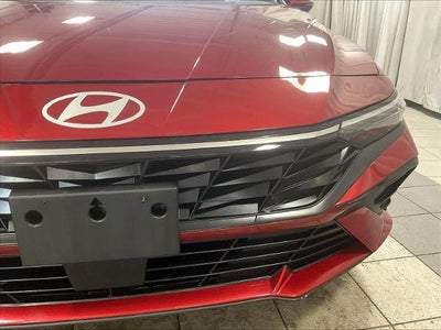 2025 Hyundai ELANTRA Limited IVT