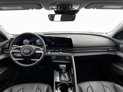 2025 Hyundai ELANTRA Limited IVT