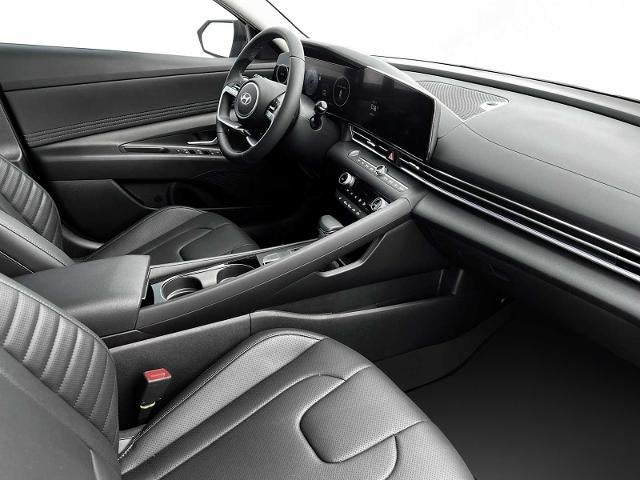 2025 Hyundai ELANTRA Limited IVT