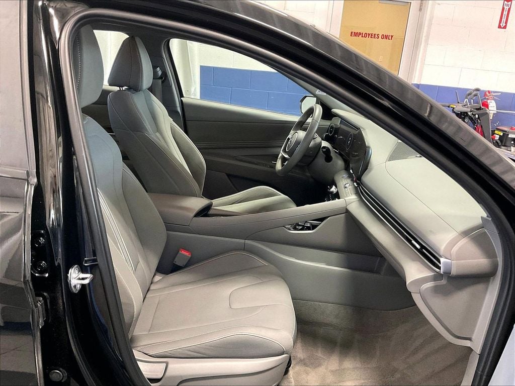 2023 Hyundai ELANTRA SEL IVT