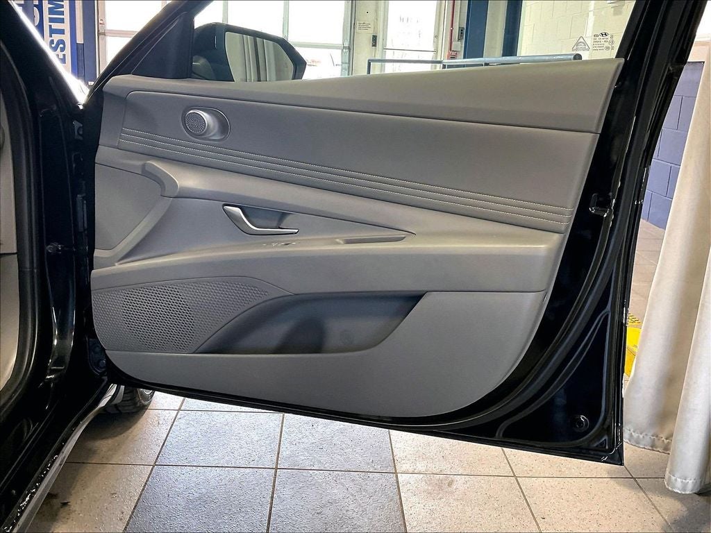 2023 Hyundai ELANTRA SEL IVT