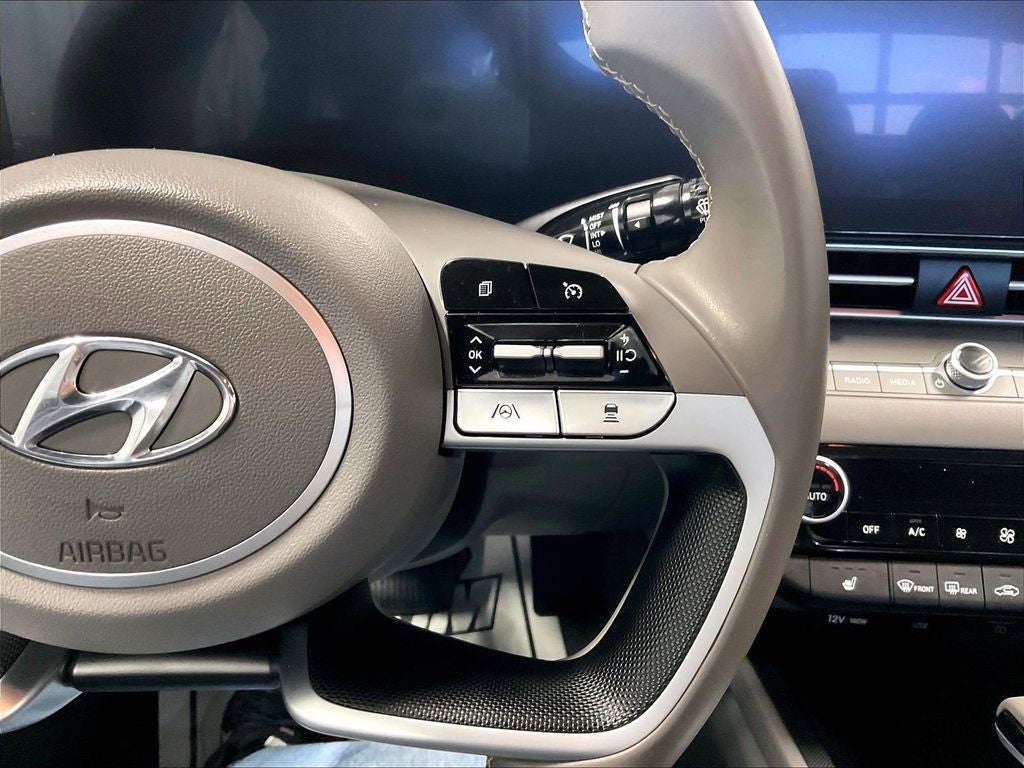 2023 Hyundai ELANTRA SEL IVT