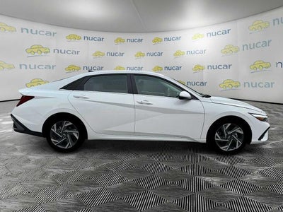 2025 Hyundai ELANTRA SEL Convenience IVT
