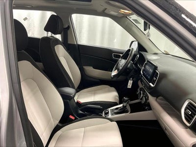 2023 Hyundai VENUE SEL IVT