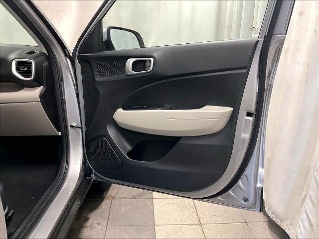 2023 Hyundai VENUE SEL IVT