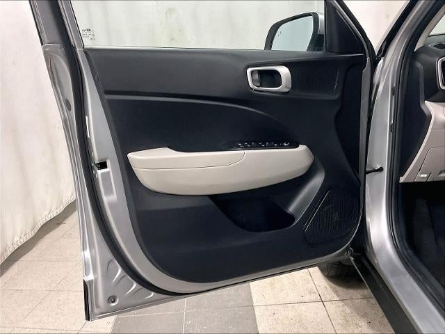 2023 Hyundai VENUE SEL IVT