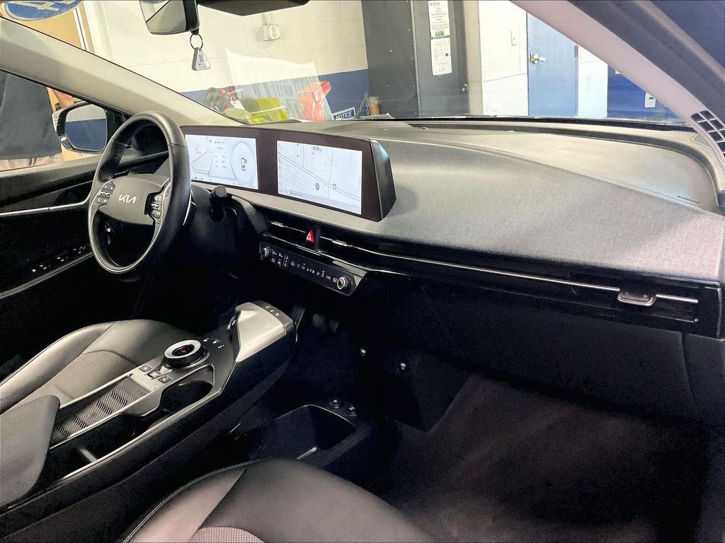 2024 Kia EV6 Light