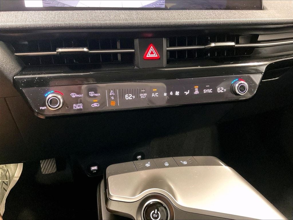 2024 Kia EV6 Light