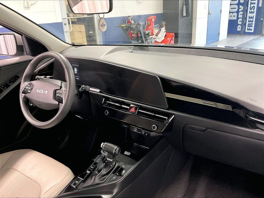 2023 Kia Niro EX