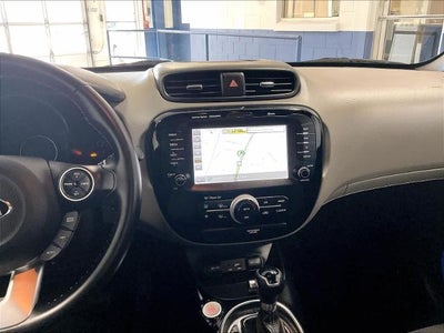 2019 Kia Soul + Auto