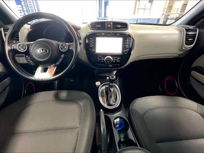 2019 Kia Soul + Auto