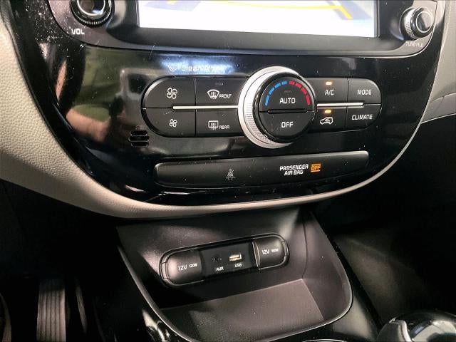 2019 Kia Soul + Auto