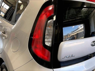 2019 Kia Soul + Auto