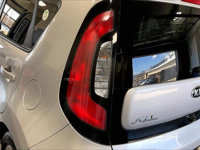 2019 Kia Soul + Auto