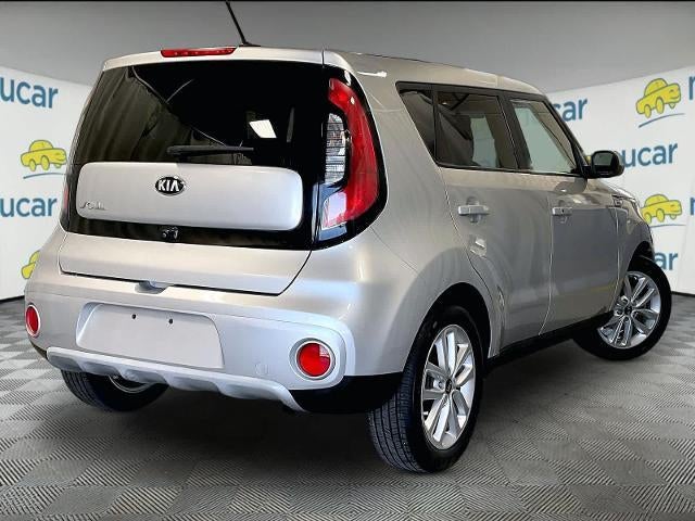 2019 Kia Soul + Auto