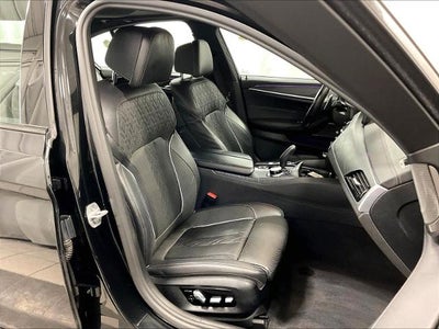 2022 BMW M550i xDrive Sedan