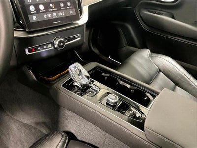 2026 Volvo XC90 B6 AWD Ultra Dark Theme 7-Seater