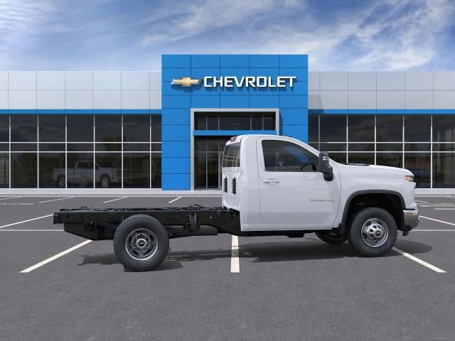 2025 Chevrolet Silverado 3500 HD CC Work Truck