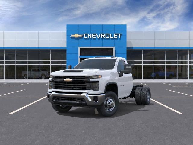 2025 Chevrolet Silverado 3500 HD CC Work Truck