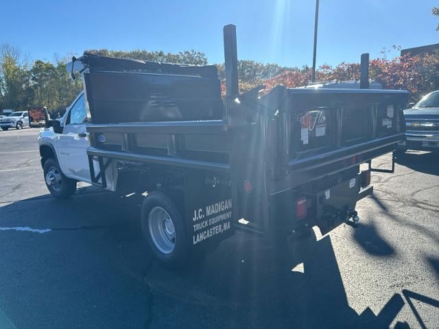 2025 Chevrolet Silverado 3500 HD CC Work Truck