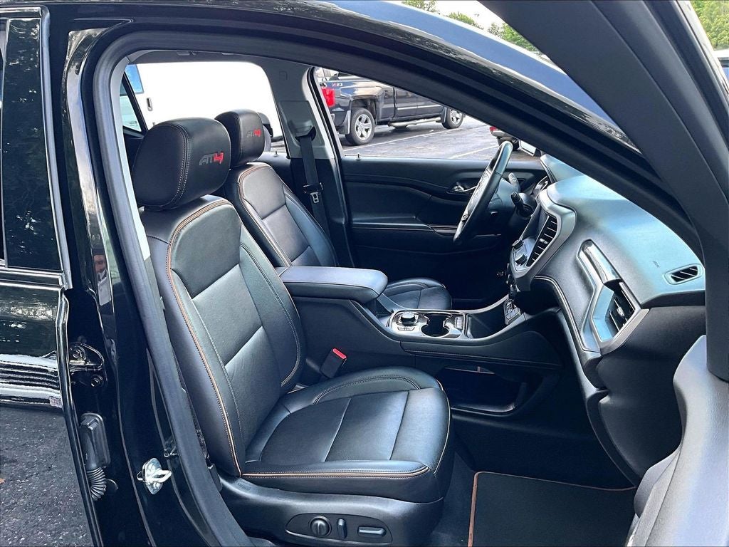 2023 GMC Acadia AT4