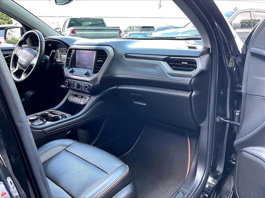 2023 GMC Acadia AT4