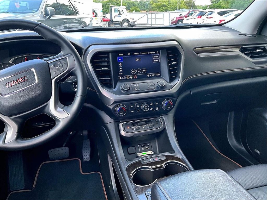 2023 GMC Acadia AT4