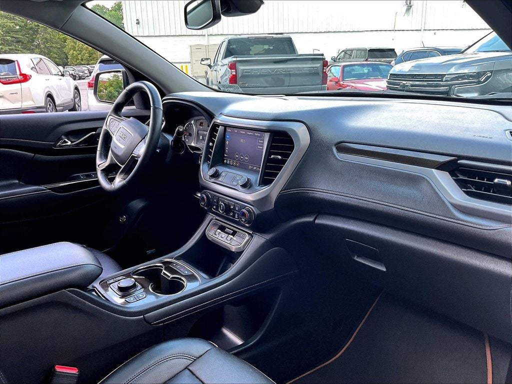 2023 GMC Acadia AT4