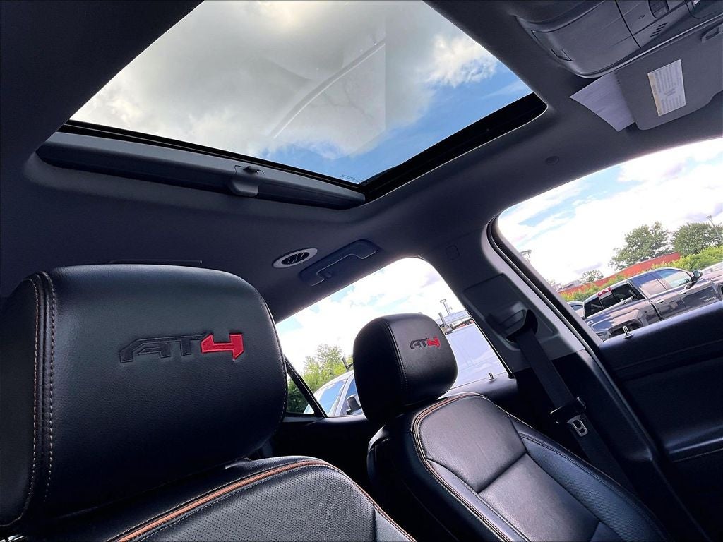 2023 GMC Acadia AT4