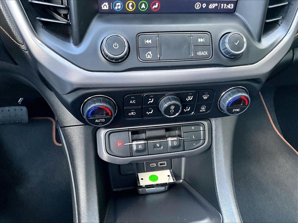 2023 GMC Acadia AT4