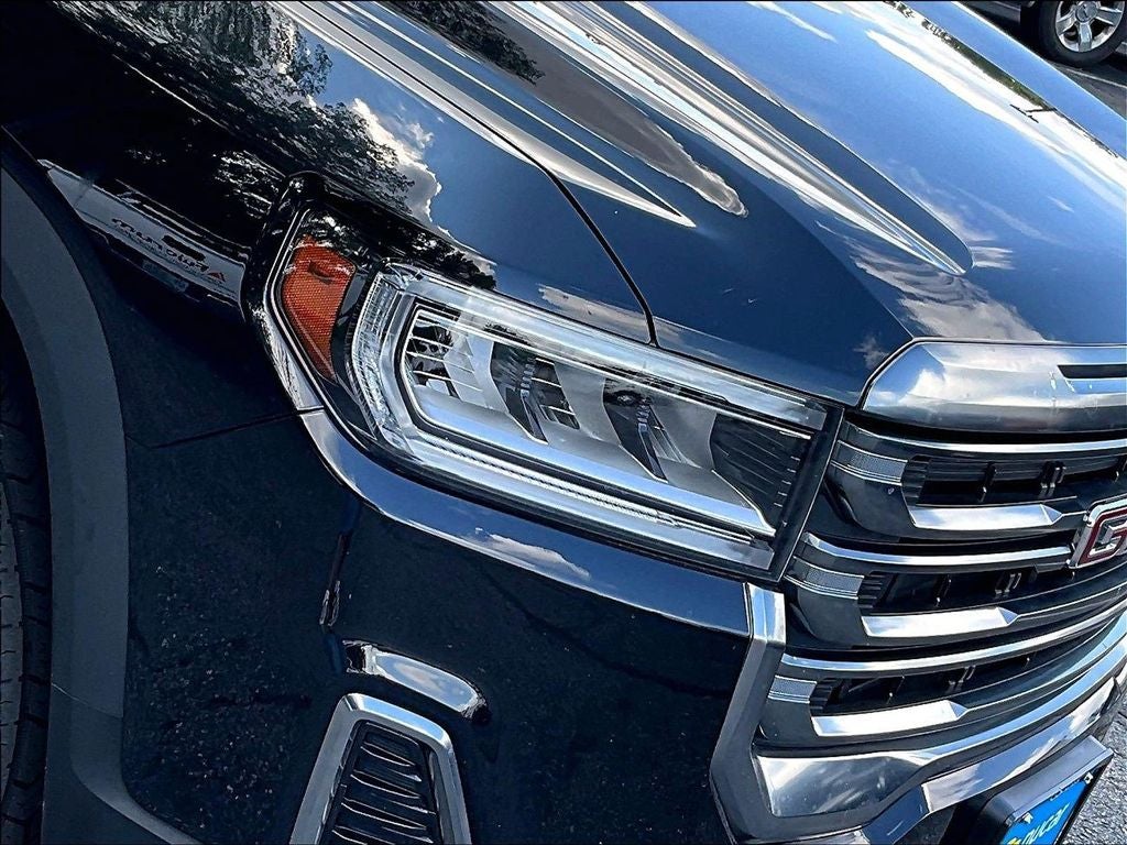 2023 GMC Acadia AT4