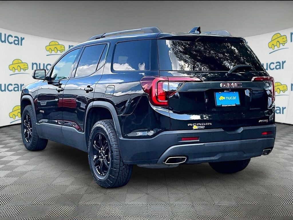 2023 GMC Acadia AT4