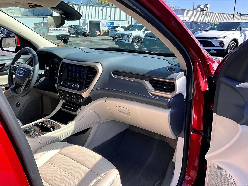 2023 GMC Acadia Denali