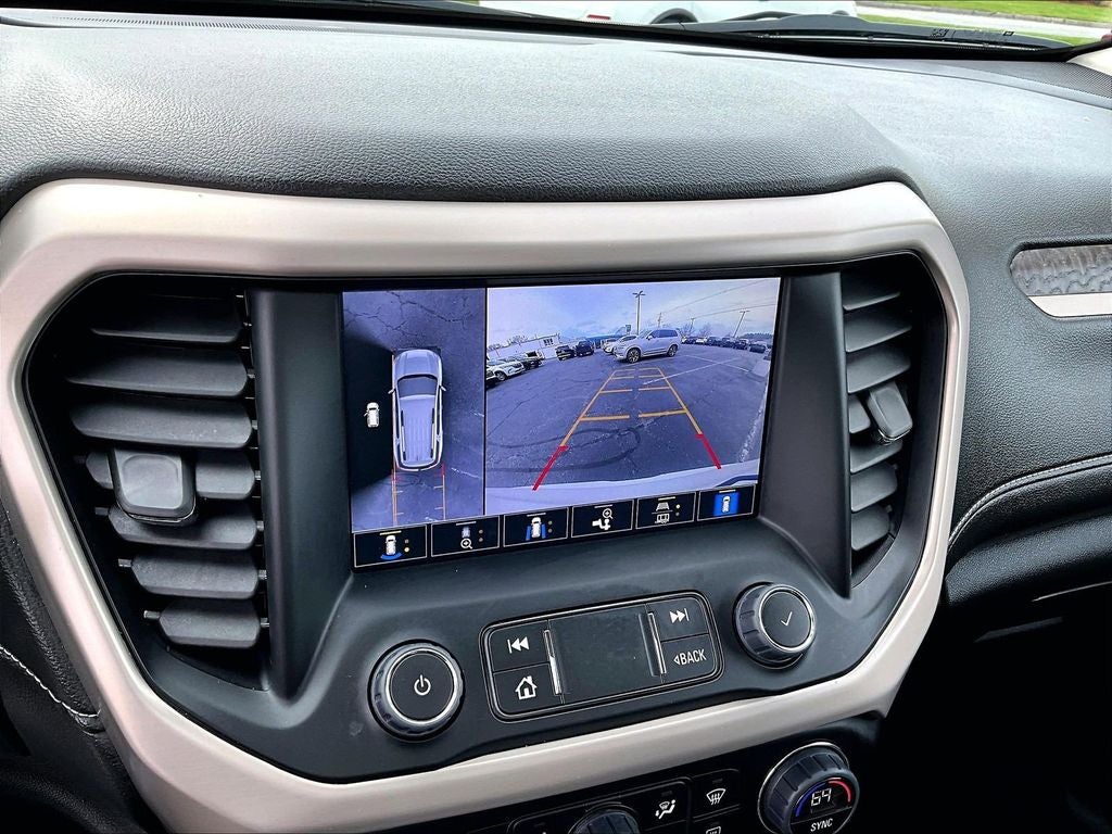 2023 GMC Acadia Denali