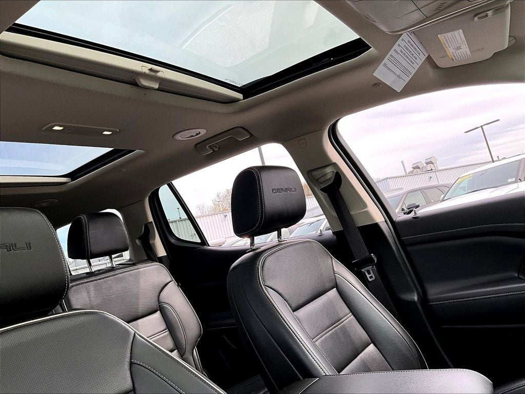 2023 GMC Acadia Denali