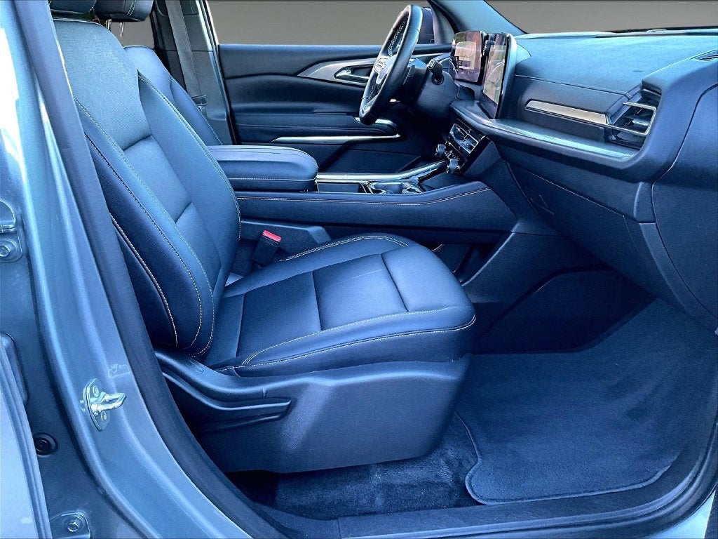 2026 Chevrolet Traverse LT 2LT