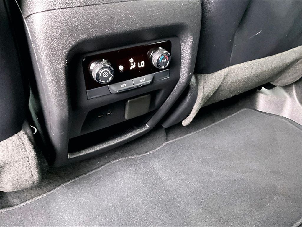 2024 Chevrolet Traverse LT 2LT